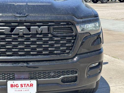 Diamond Black Crystal Pearlcoat 2026 RAM 1500 Lone Star