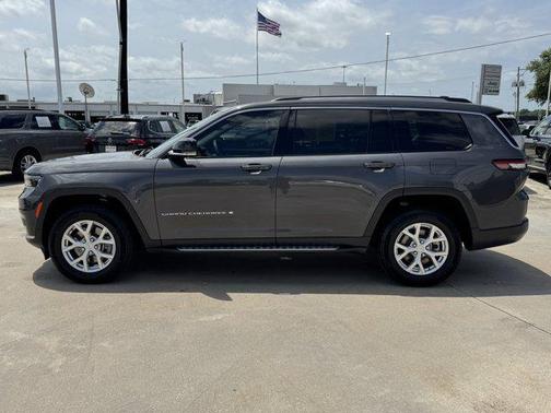 Baltic Gray Metallic Clearcoat 2023 Jeep Grand Cherokee L Limited