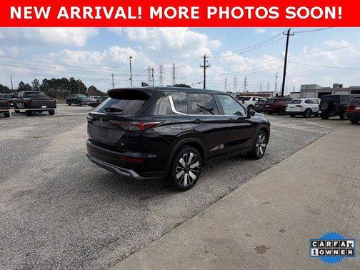 2025 Mitsubishi Outlander SE