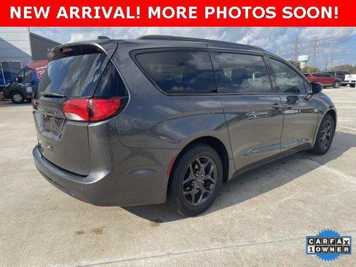 2018 Chrysler Pacifica Touring-L Plus