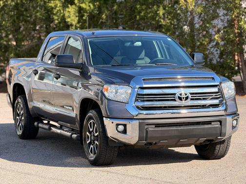 2017 Toyota Tundra SR5