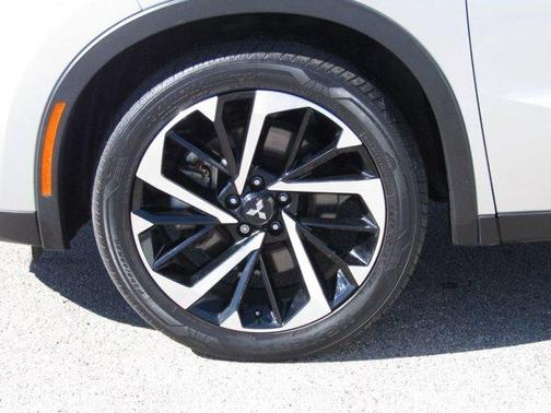 2023 Mitsubishi Outlander PHEV SE