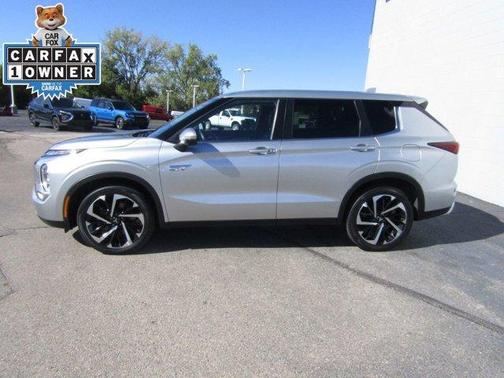 2023 Mitsubishi Outlander PHEV SE