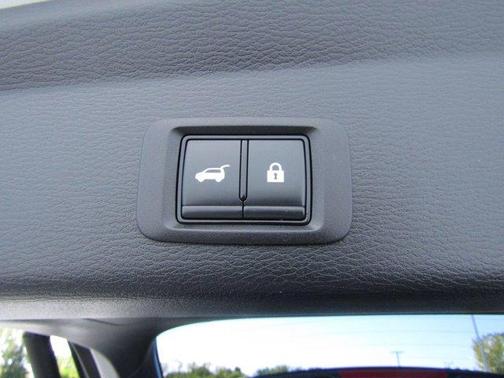 2023 Mitsubishi Outlander PHEV SE
