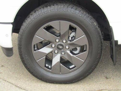 2023 Ford F-150 Lightning LARIAT