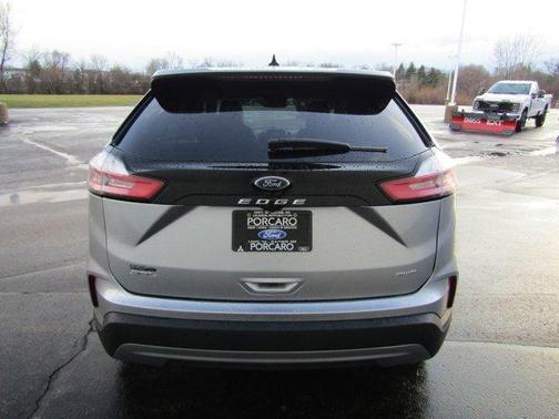 Iconic Silver Metallic 2024 Ford Edge SEL