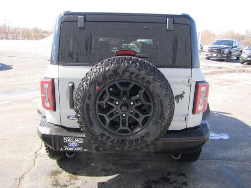 Avalanche Gray 2026 Ford Bronco Badlands