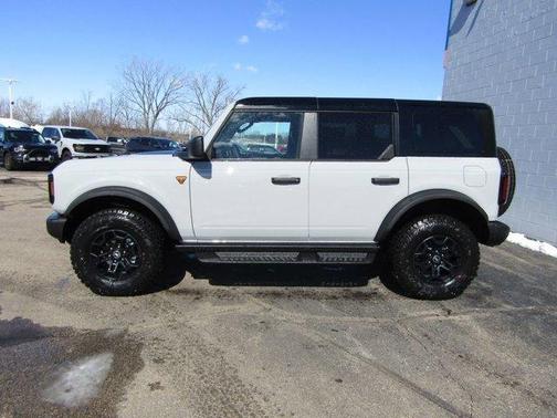 Avalanche Gray 2026 Ford Bronco Badlands