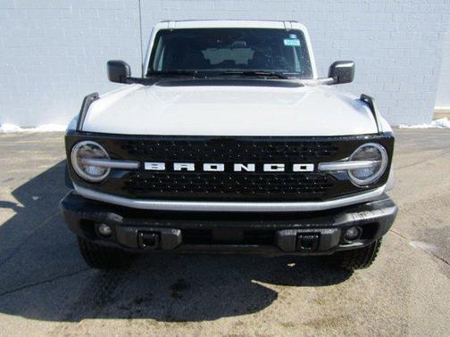 Avalanche Gray 2026 Ford Bronco Badlands