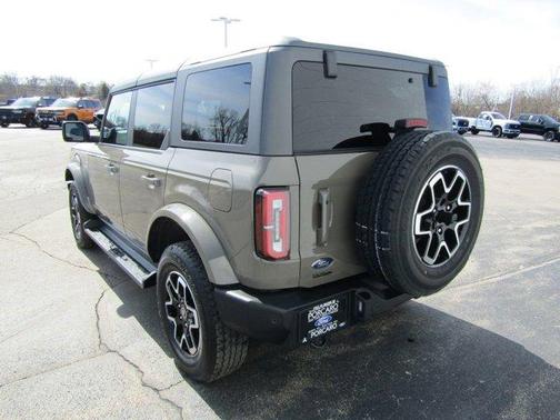 Gray 2025 Ford Bronco Outer Banks