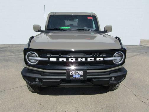 Gray 2025 Ford Bronco Outer Banks