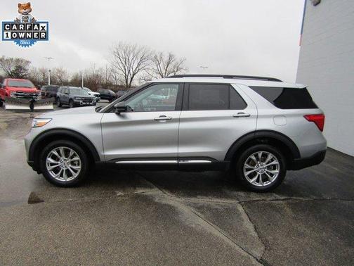 Iconic Silver Metallic 2024 Ford Explorer XLT