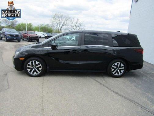Crystal Black Pearl 2025 Honda Odyssey EX-L