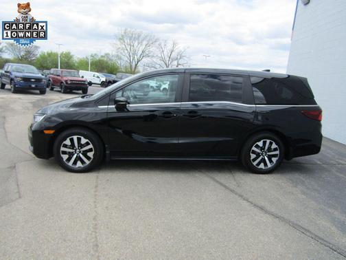 Crystal Black Pearl 2025 Honda Odyssey EX-L