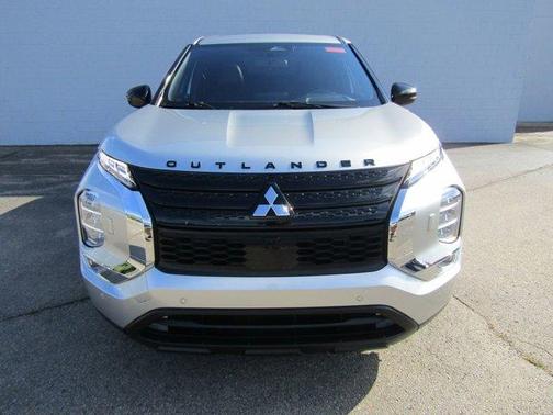 2022 Mitsubishi Outlander SE Launch Edition