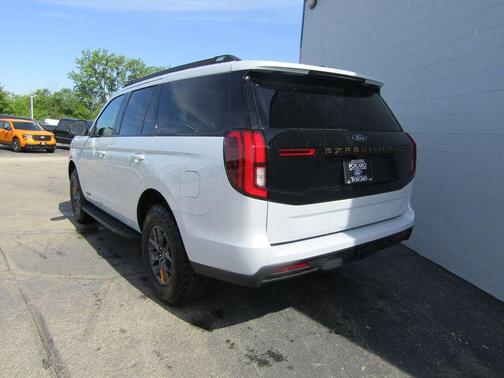 Space Silver 2026 Ford Expedition Tremor