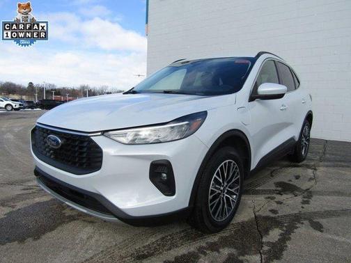 Space Silver 2025 Ford Escape PHEV