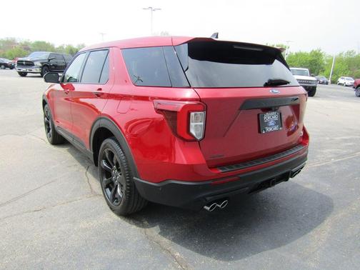 2022 Ford Explorer ST