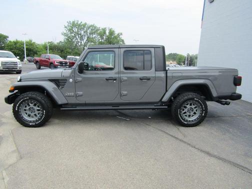 2021 Jeep Gladiator Overland
