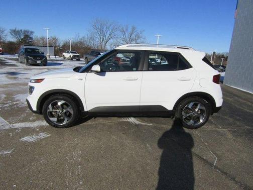 2021 Hyundai VENUE SEL