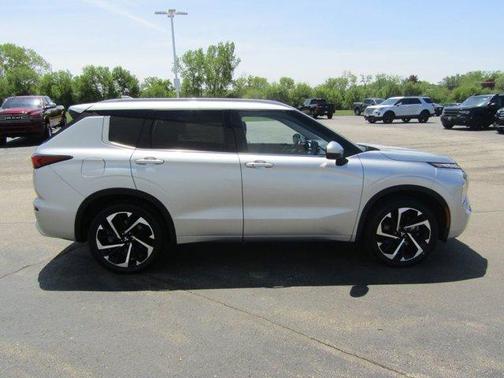 Alloy Silver Metallic 2022 Mitsubishi Outlander SEL