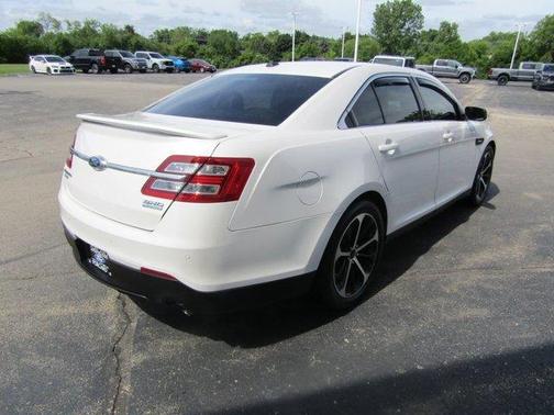 White Platinum Tri-Coat Metallic 2015 Ford Taurus SHO