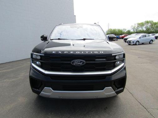 Agate Black Metallic 2025 Ford Expedition Max Platinum