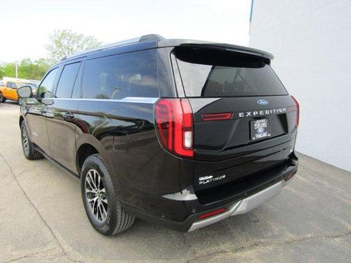 Agate Black Metallic 2025 Ford Expedition Max Platinum