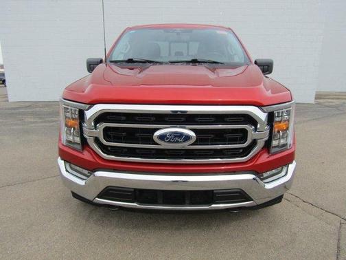 Chili Pepper Red 2023 Ford F-150 XLT