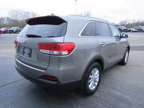 2017 Kia Sorento LX