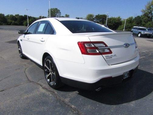 2016 Ford Taurus SEL