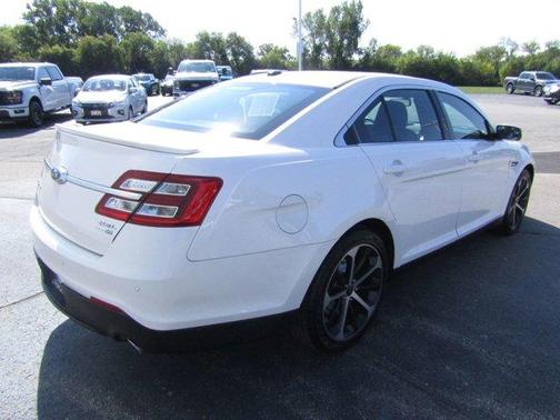 2016 Ford Taurus SEL