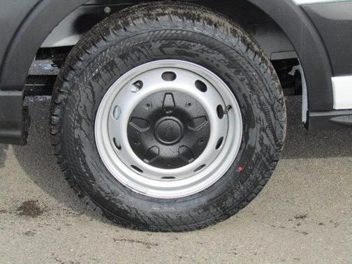 2025 Ford Transit-250 148 WB Medium Roof Cargo