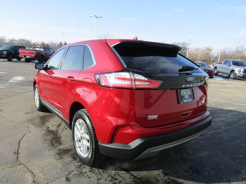 Rapid Red Metallic Tinted Clearcoat 2024 Ford Edge SEL