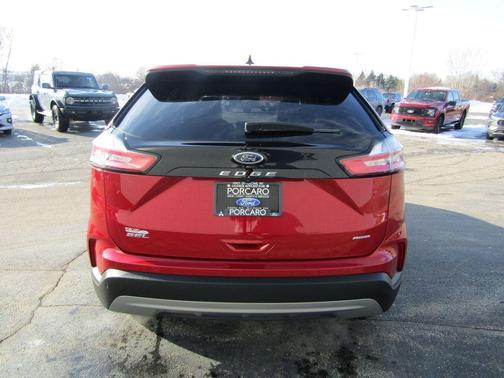 Rapid Red Metallic Tinted Clearcoat 2024 Ford Edge SEL