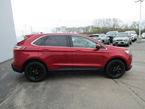 Rapid Red Metallic Tinted Clearcoat 2024 Ford Edge SEL