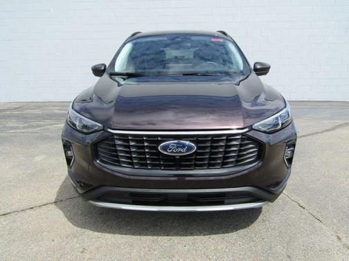 Cinnabar Red 2023 Ford Escape Platinum