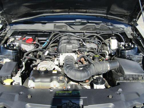 2010 Ford Mustang V6