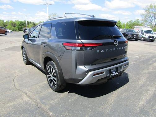 Gun Metallic / Super Black 2025 Nissan Pathfinder Platinum