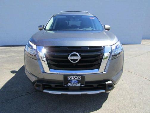 Gun Metallic / Super Black 2025 Nissan Pathfinder Platinum