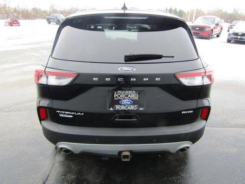 2022 Ford Escape Titanium