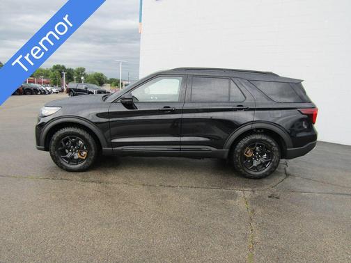 Agate Black Metallic 2026 Ford Explorer Tremor