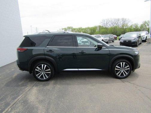 Obsidian Green Pearl 2025 Nissan Pathfinder Platinum