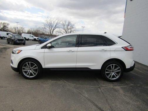 Star White 2024 Ford Edge Titanium