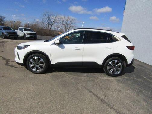 2025 Ford Escape Platinum