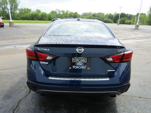 2022 Nissan Altima 2.0 SR