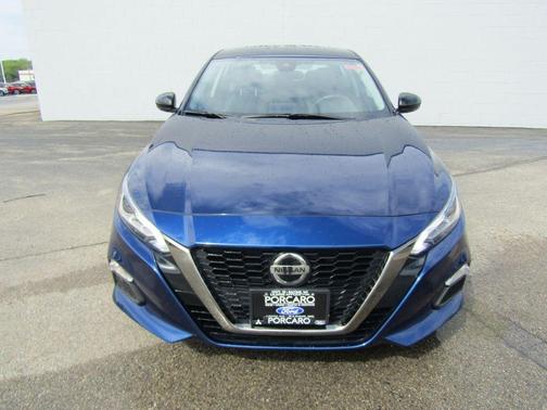 2022 Nissan Altima 2.0 SR