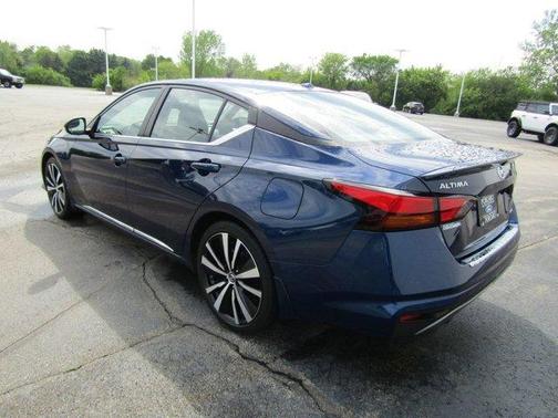 2022 Nissan Altima 2.0 SR