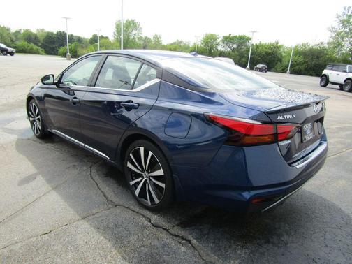 2022 Nissan Altima 2.0 SR
