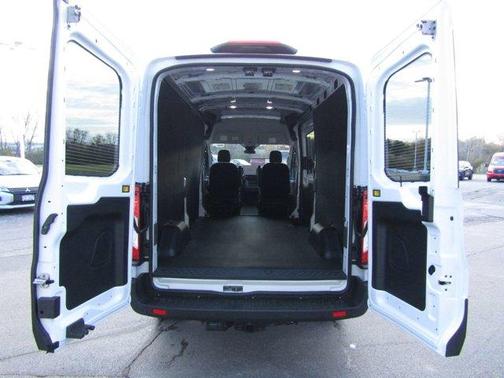 2026 Ford Transit-250 148 WB Medium Roof Cargo